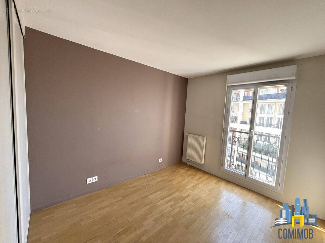 Appartement à COURBEVOIE