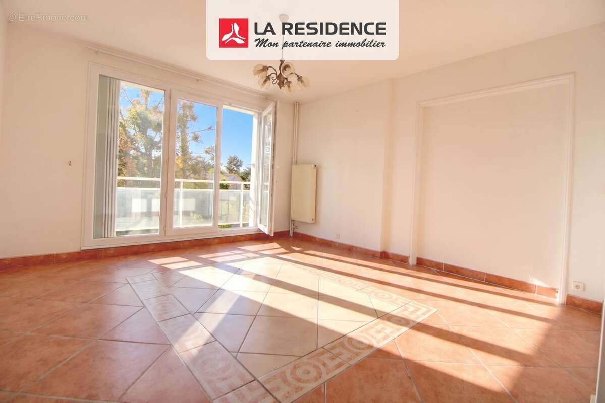 Appartement à VERNEUIL-SUR-SEINE