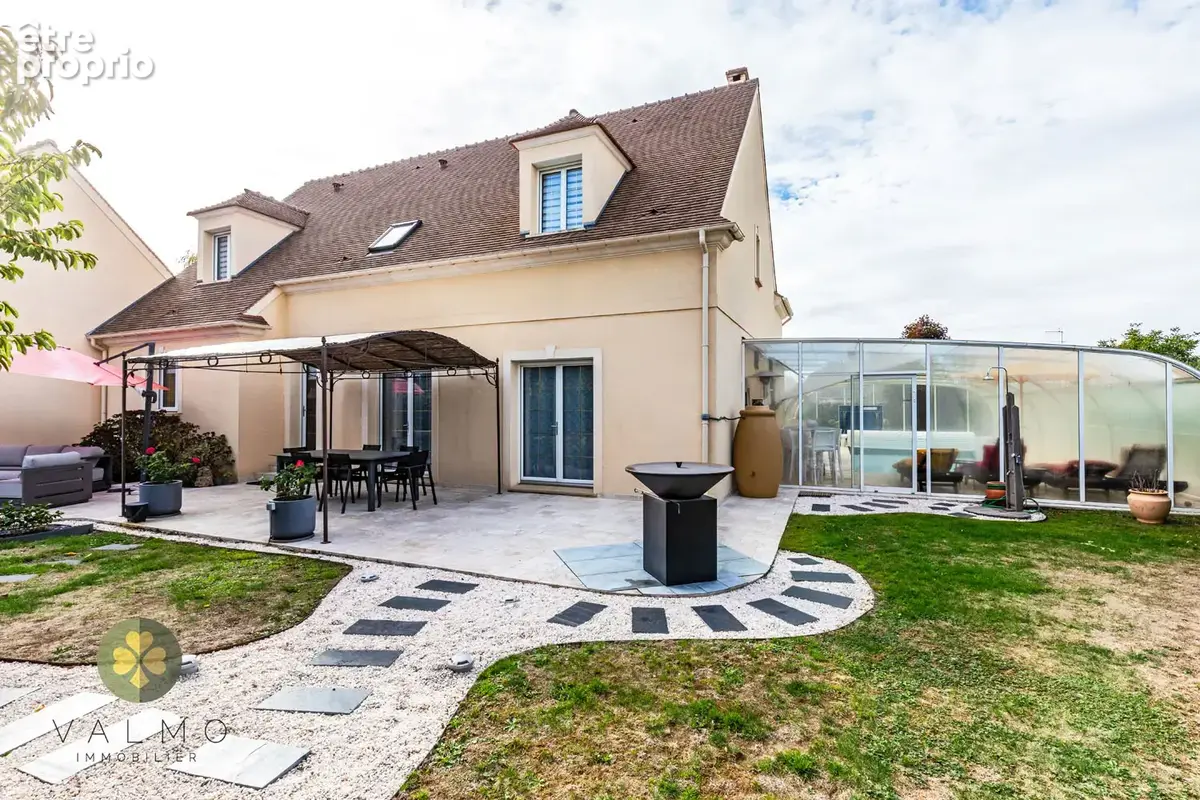 Maison 260 m2 avec piscine couverte - photo 6