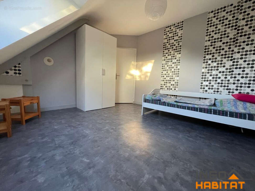 Maison à SAINT-GONDRAN