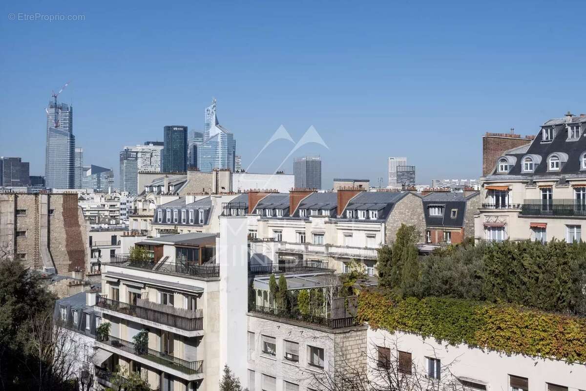 Appartement à NEUILLY-SUR-SEINE