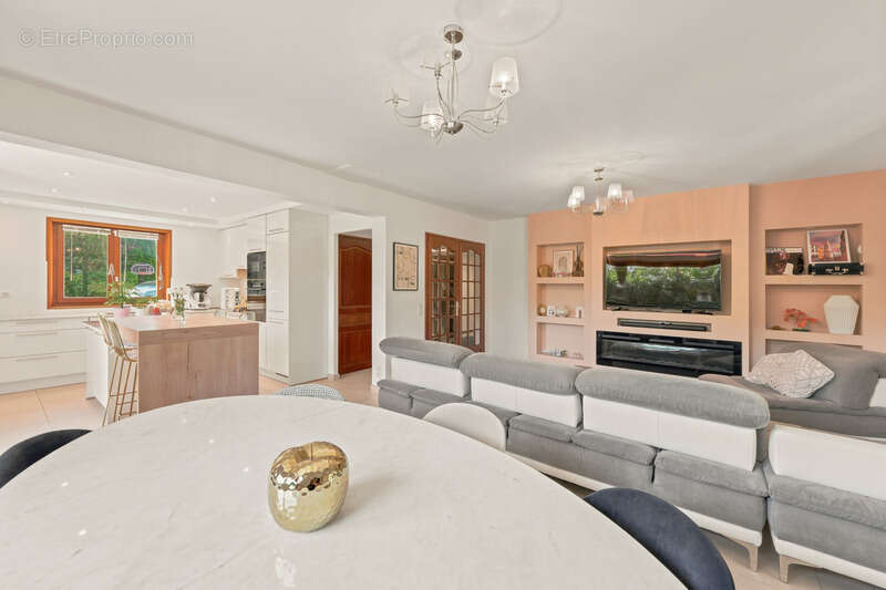 Maison à vendre 7 pièces PREVESSIN MOENS (01) - photo 8