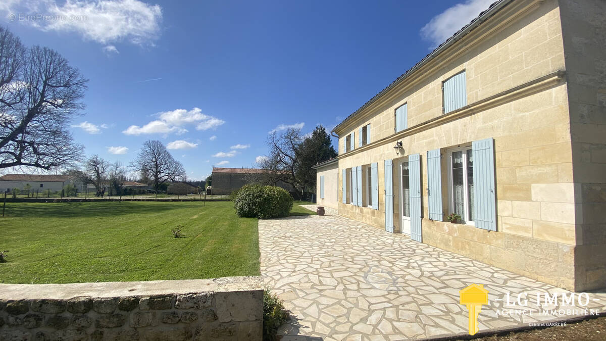 Maison à CHAMPAGNOLLES