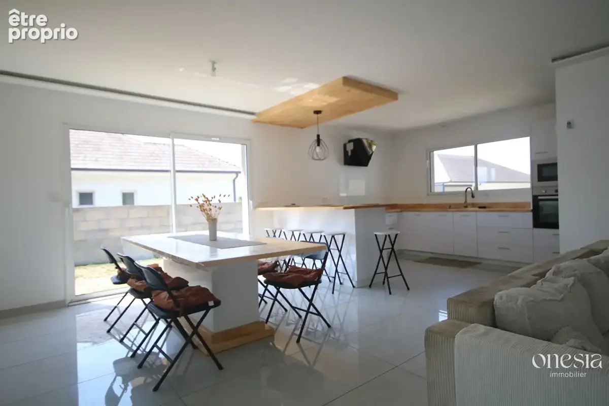 Maison 5 pièces 142 m² à vendre à Oloron-Sainte-Marie (64400) - photo 2