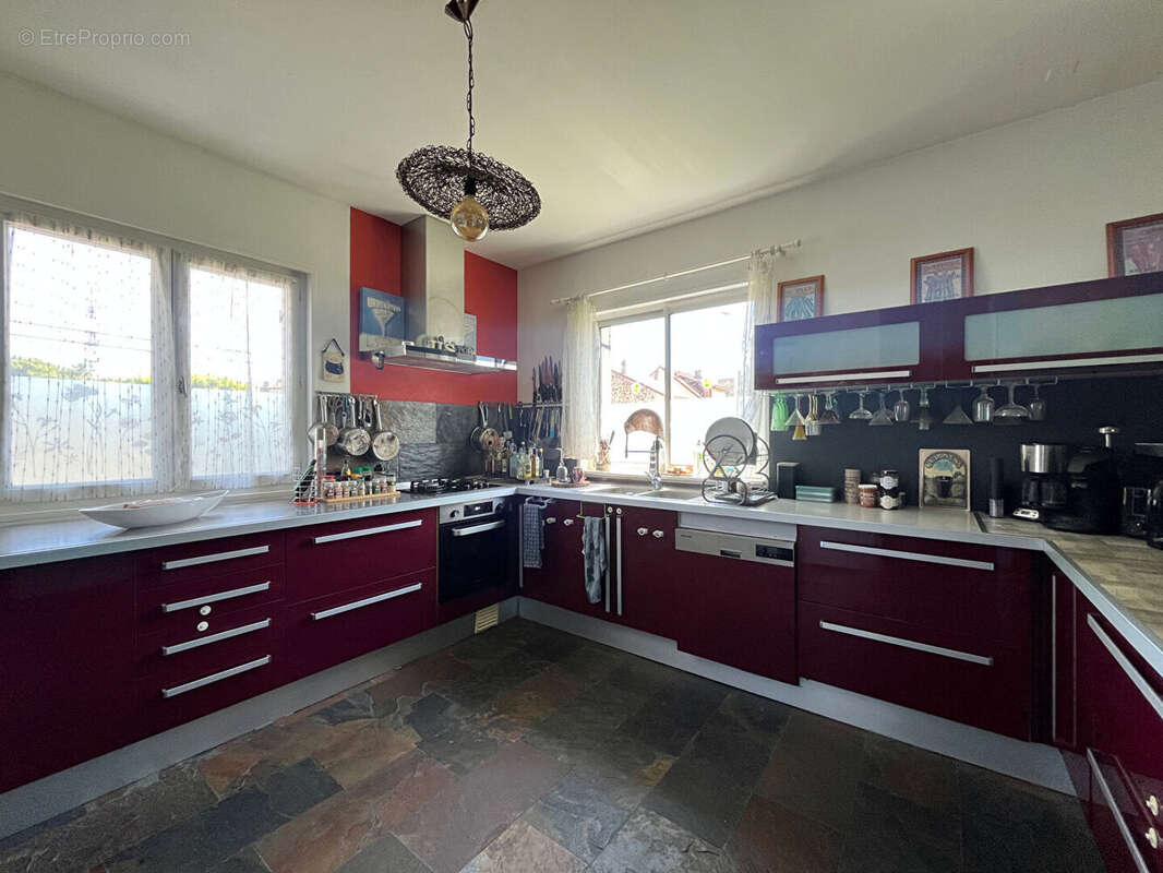 Puy Las Rodas - Maison 231m² avec garage - photo 2