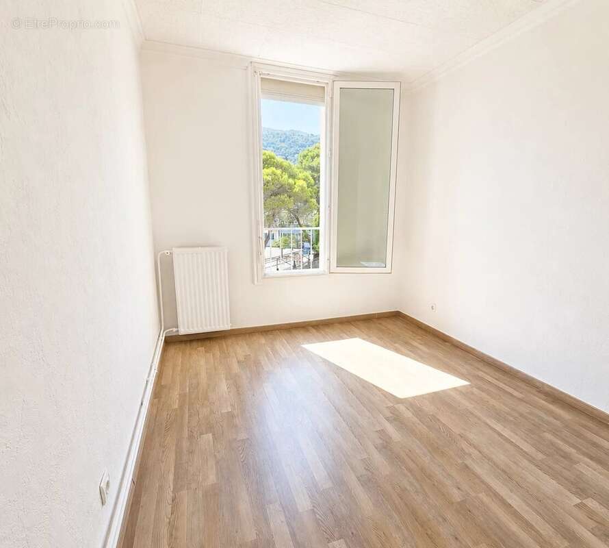 Vend Appartement 3P 70m2 Carros - photo 8
