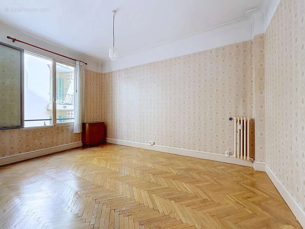 Deux-pièces de 53,85 m² avec beau potentiel – Quartier Vernier, Nice - photo 3