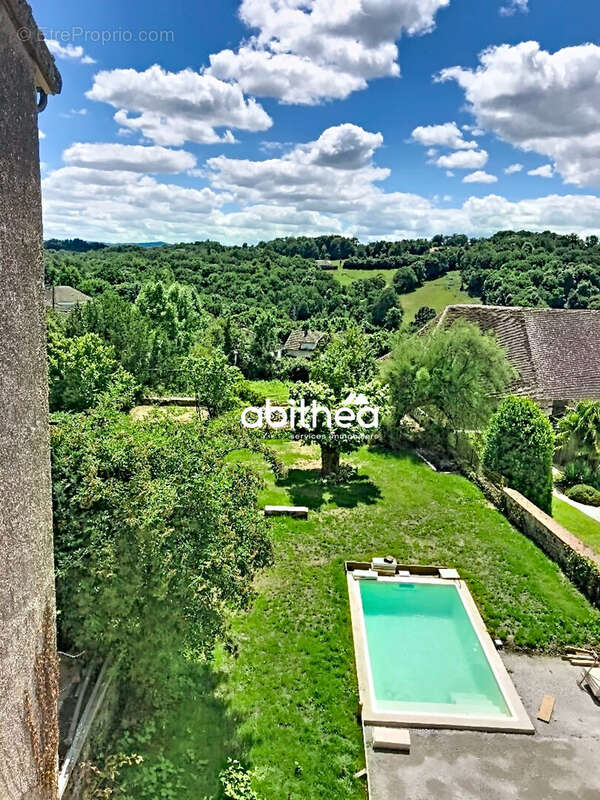 Maison à PIERRE-BUFFIERE