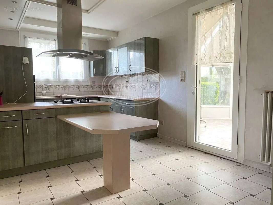 Maison à BRUGUIERES