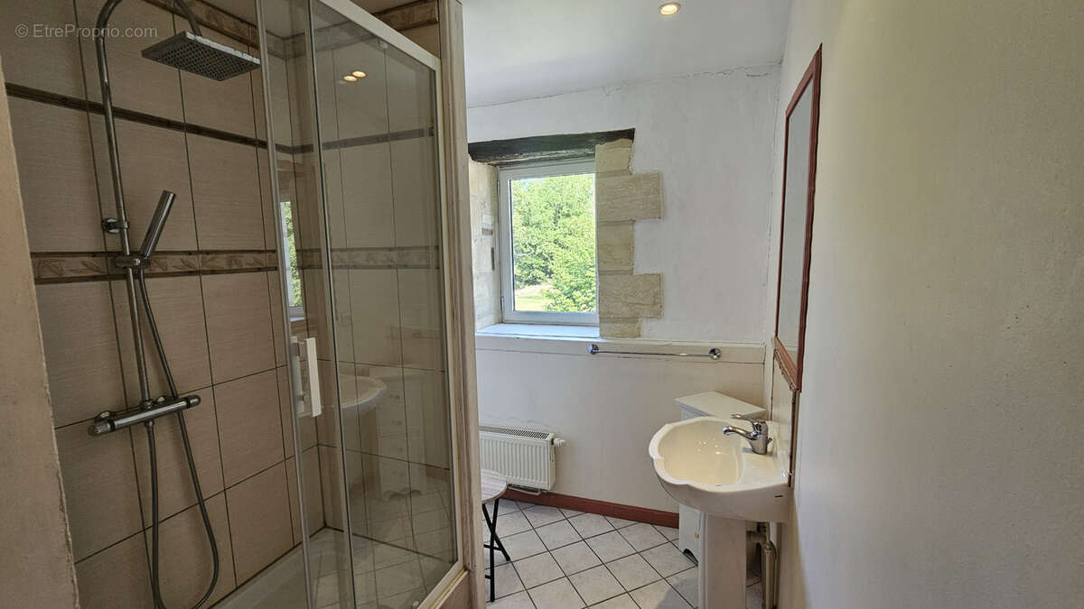Maison à CREYSSENSAC-ET-PISSOT
