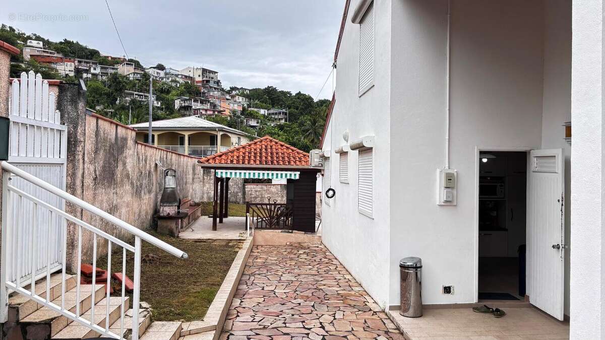 Photo 2 - Maison à FORT-DE-FRANCE