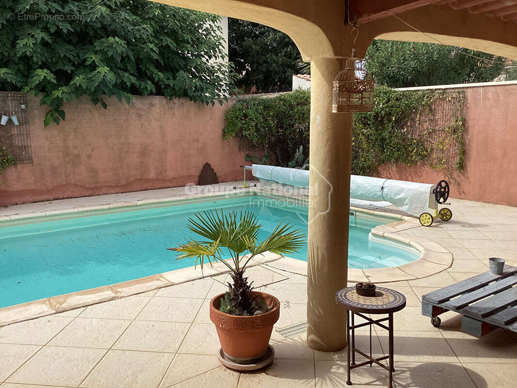 Maison à SAINT-BRES