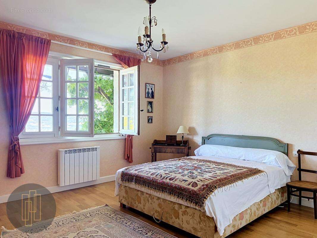 Exclusivité villa Saint Jean des Vignes terrain de 1900 m2 - photo 8