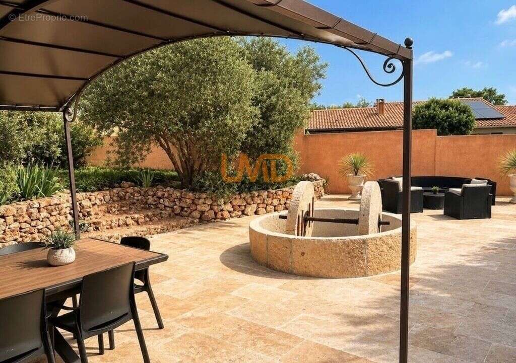 Saint Maximin: maison T5 + studio + dépendance - photo 4