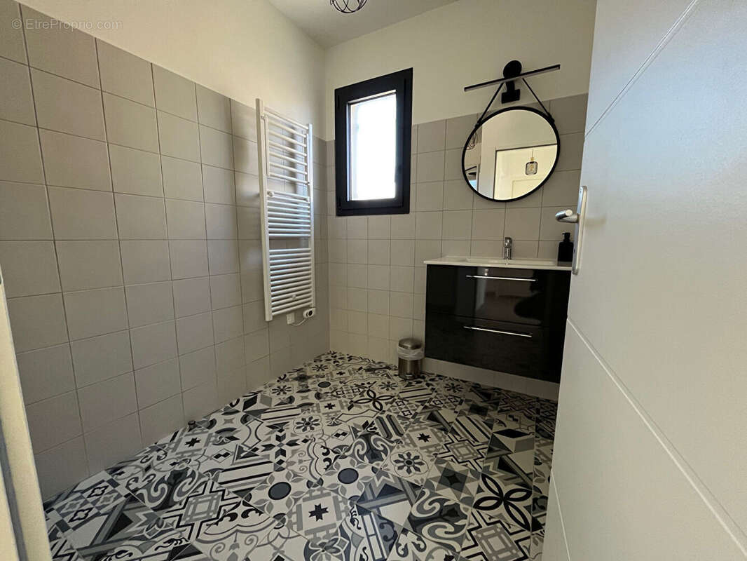 Villa contemporaine récente avec Piscine et vue - photo 14
