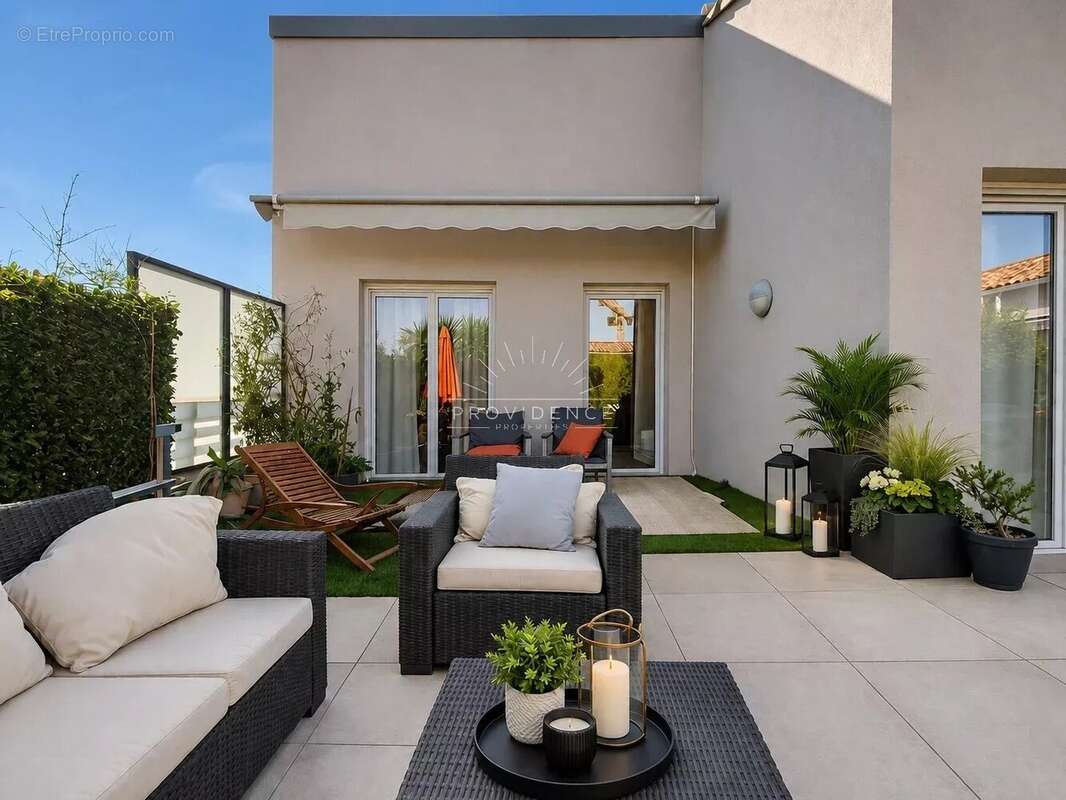 Appartement à VALLAURIS