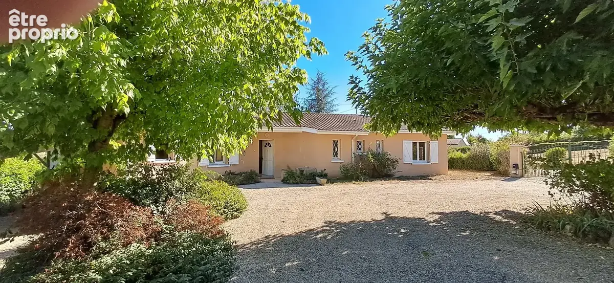 Maison à VIC-FEZENSAC