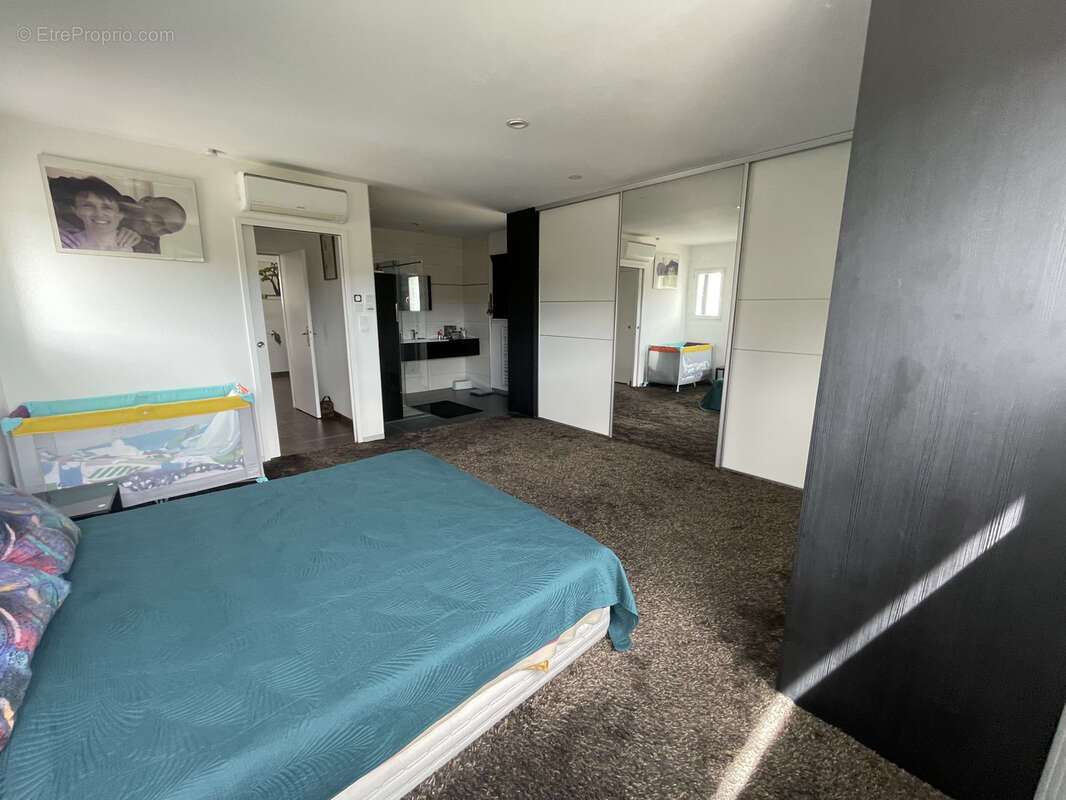 Maison à LA CALMETTE