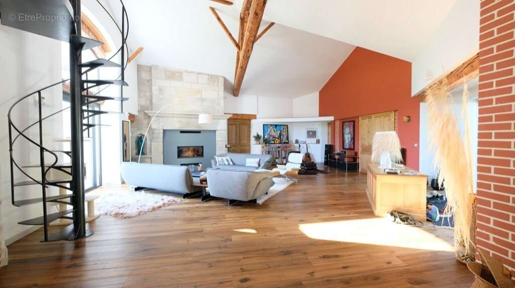 Maison à SAINT-JUST-SAINT-RAMBERT