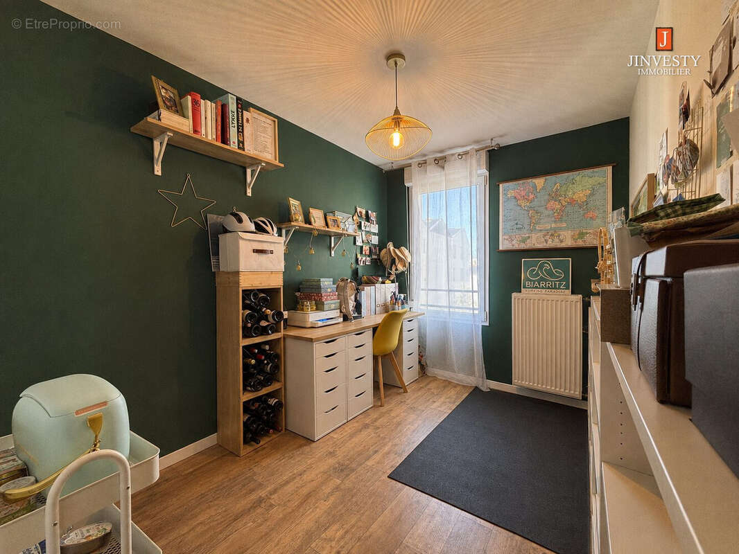 Appartement 85 m² à Lorient  - photo 8