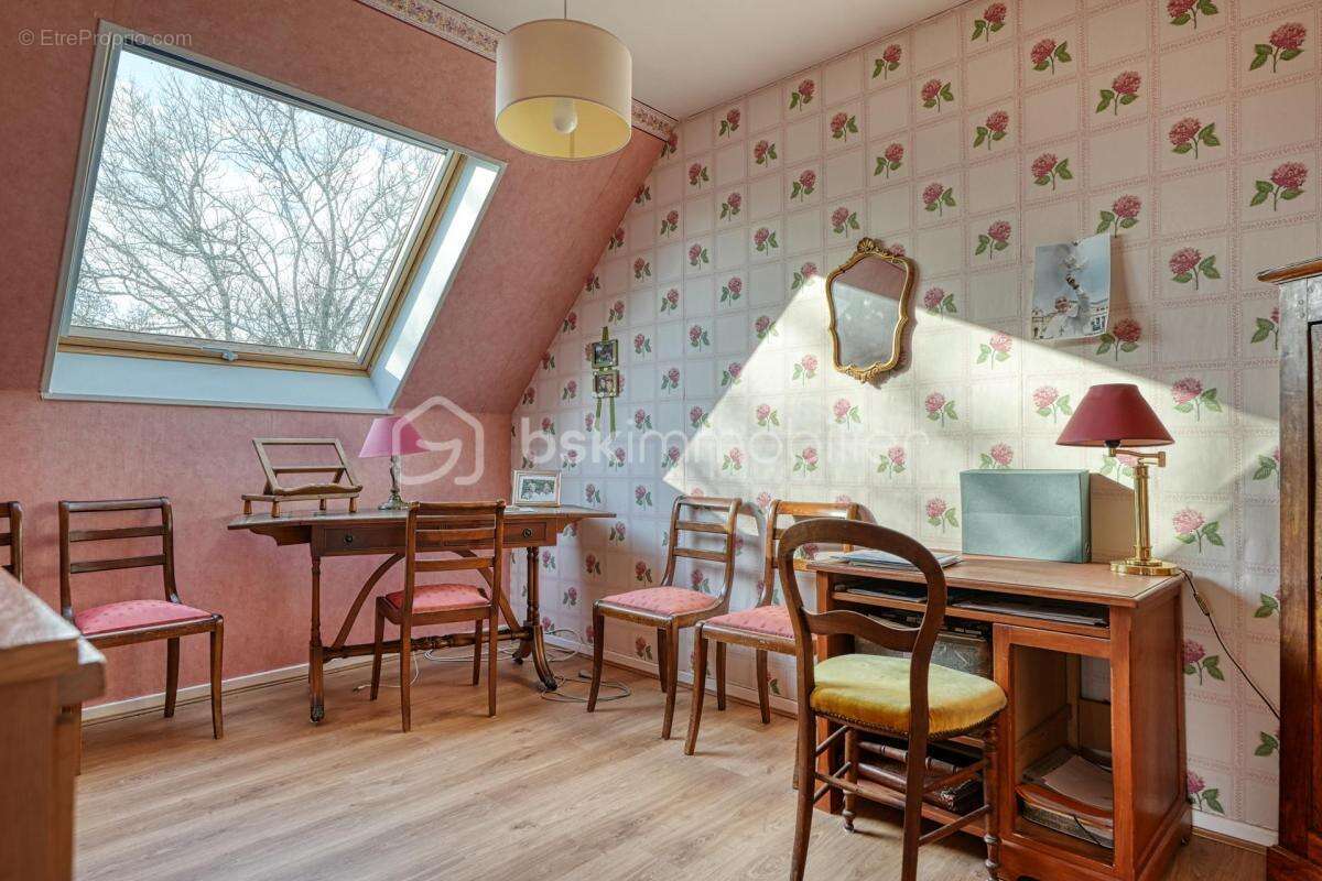 Maison à VOISINS-LE-BRETONNEUX