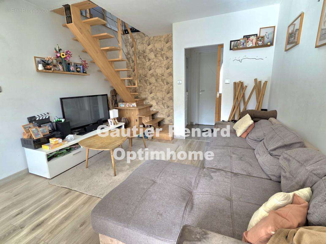 Maison semi‑individuelle entièrement rénovée – Secteur très prisé du Rôleur – 5 pièces SAINT SAULVE (59) - photo 2