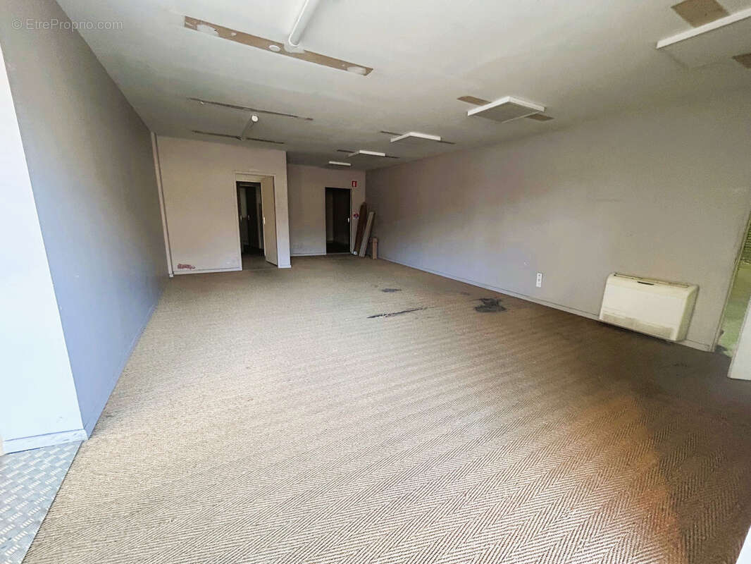 Commerce à MARQUIXANES