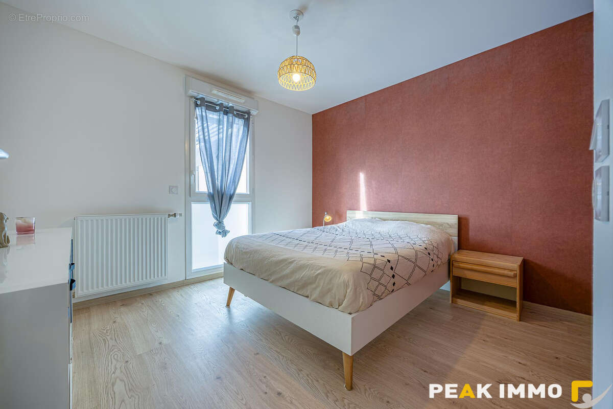 Appartement à SALES