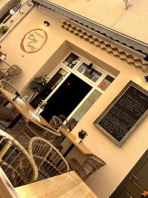 Photo 3 - Commerce à LE LAVANDOU