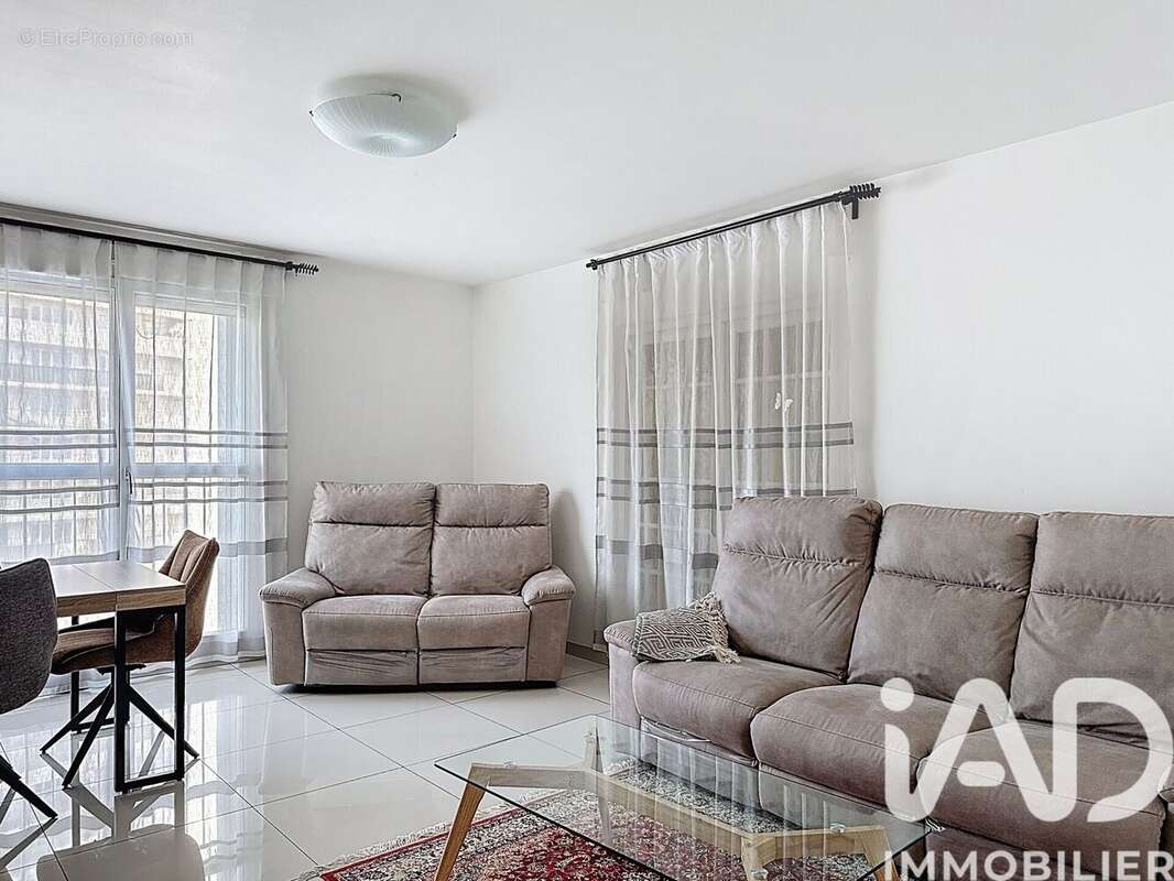 Photo 3 - Appartement à VILLENEUVE-LA-GARENNE