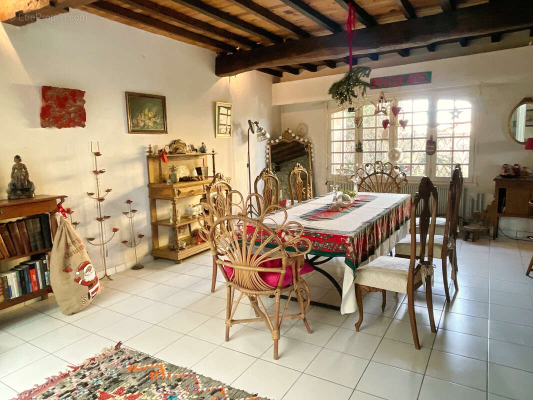 Grande maison de maître du 18ème avec dépendances - photo 6