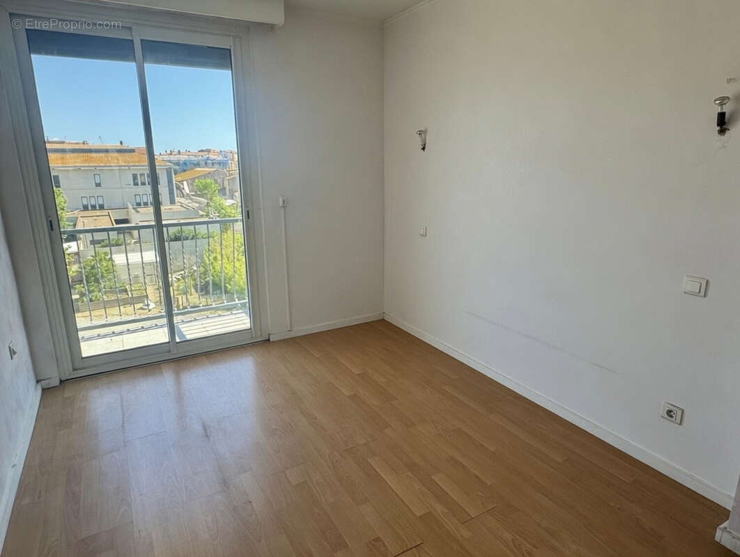 Appartement Sète  quartier théâtre 3 pièce(s) 70 m2 avec grand balcon et ascenseur - photo 7