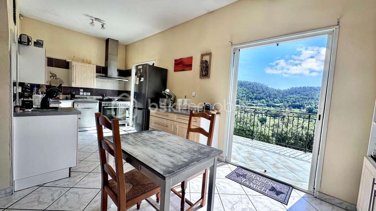 ACHAT Maison de 3 chambres avec vue panoramique sur la vallée à 83143 Le Val - photo 3