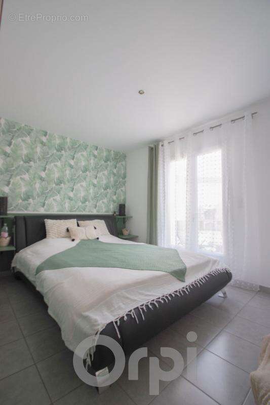 Maison à SAINT-ROGATIEN