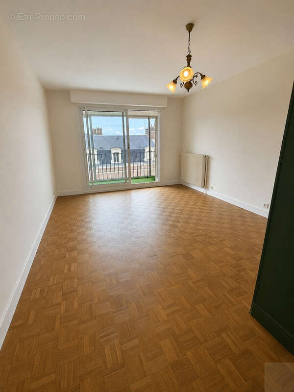Amiens - 200m de la gare - appartement f3 avec balcon - garage - photo 4