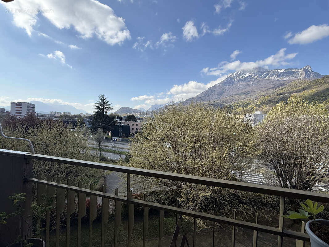 Appartement à SEYSSINET-PARISET