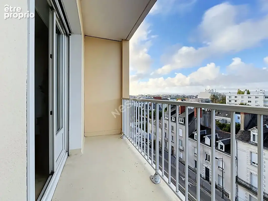 Nantes Hauts-Pavés / Appartement 86 m2 / 2 chambres / balcon / cave / ascenseur - photo 8
