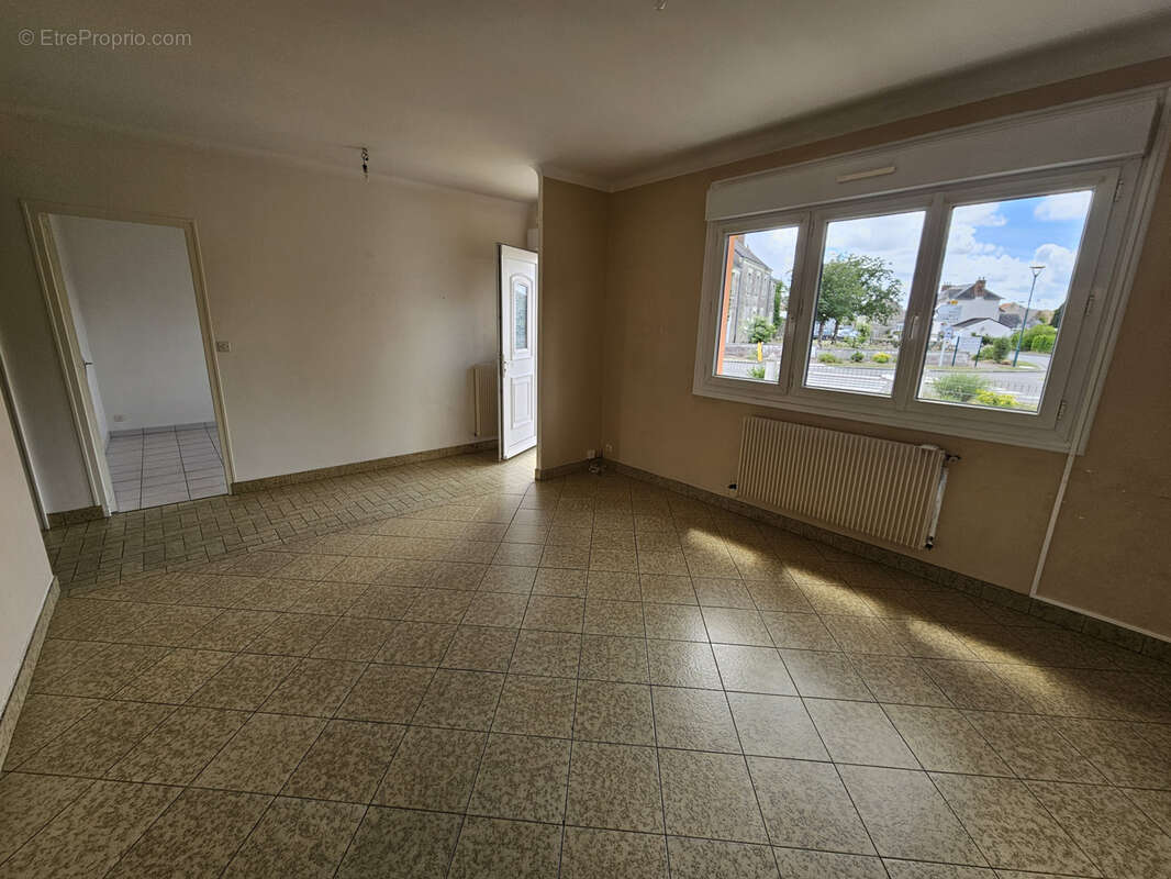 Maison de plain-pied   Centre-bourg de Paulx (44270) - photo 2