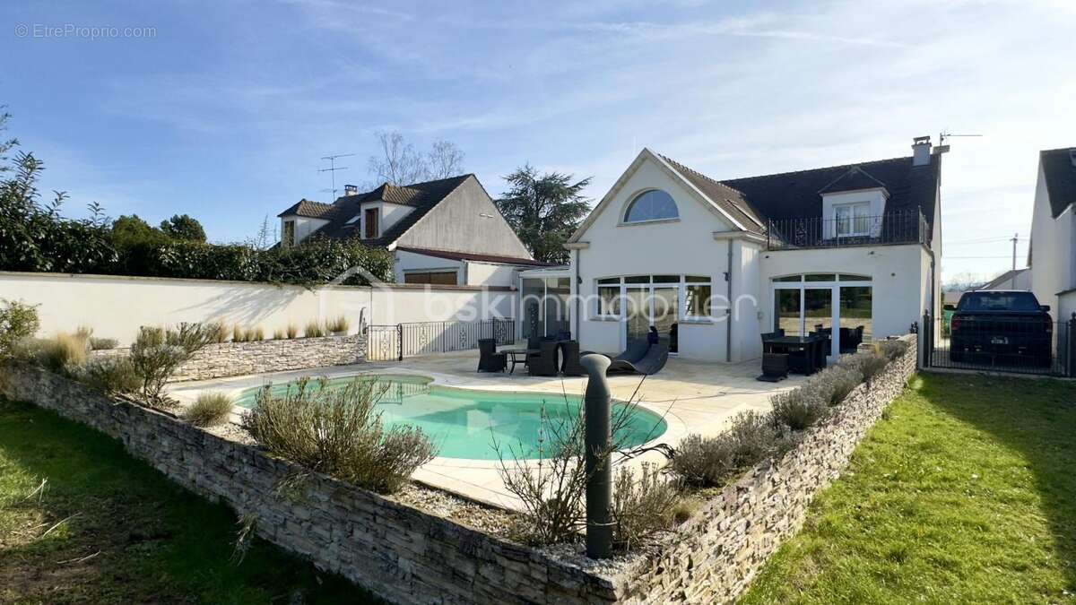 Maison à ARMENTIERES-EN-BRIE