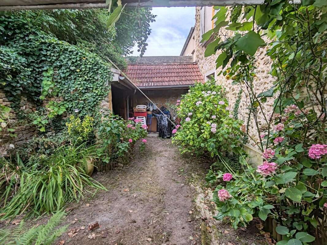 Maison à LEUVILLE-SUR-ORGE