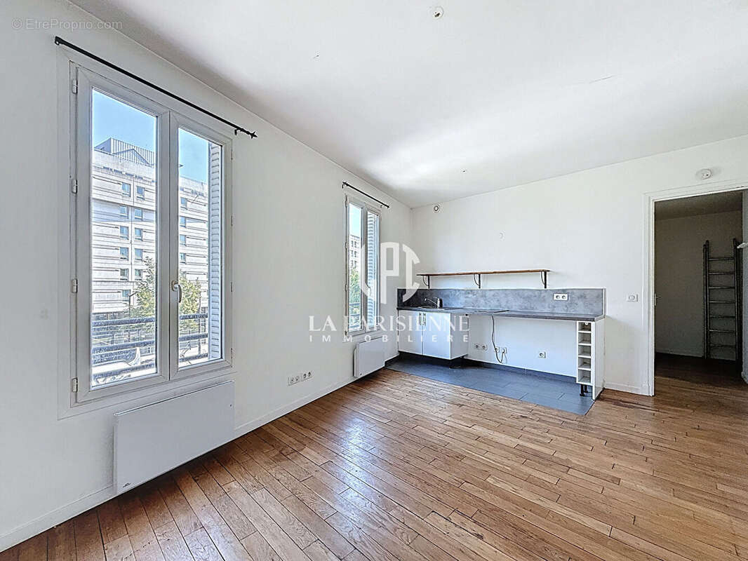 Appartement à PARIS-19E