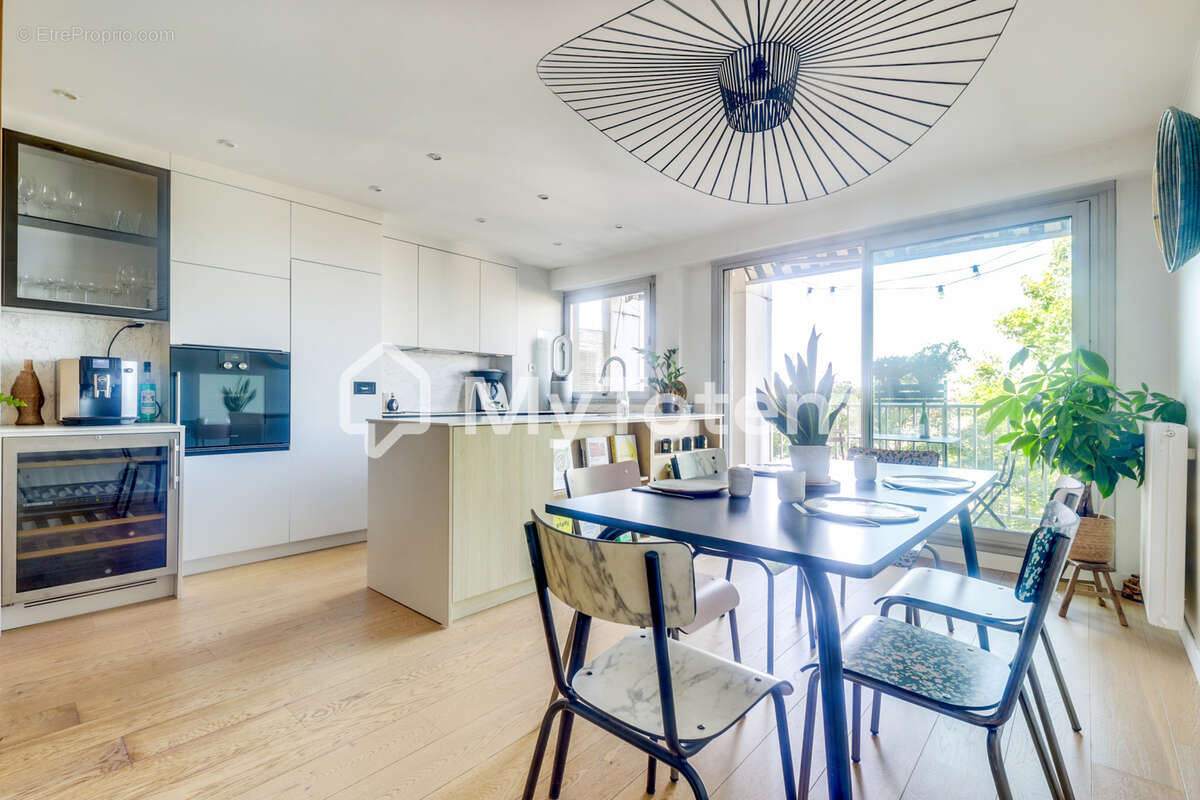 Appartement à PARIS-18E
