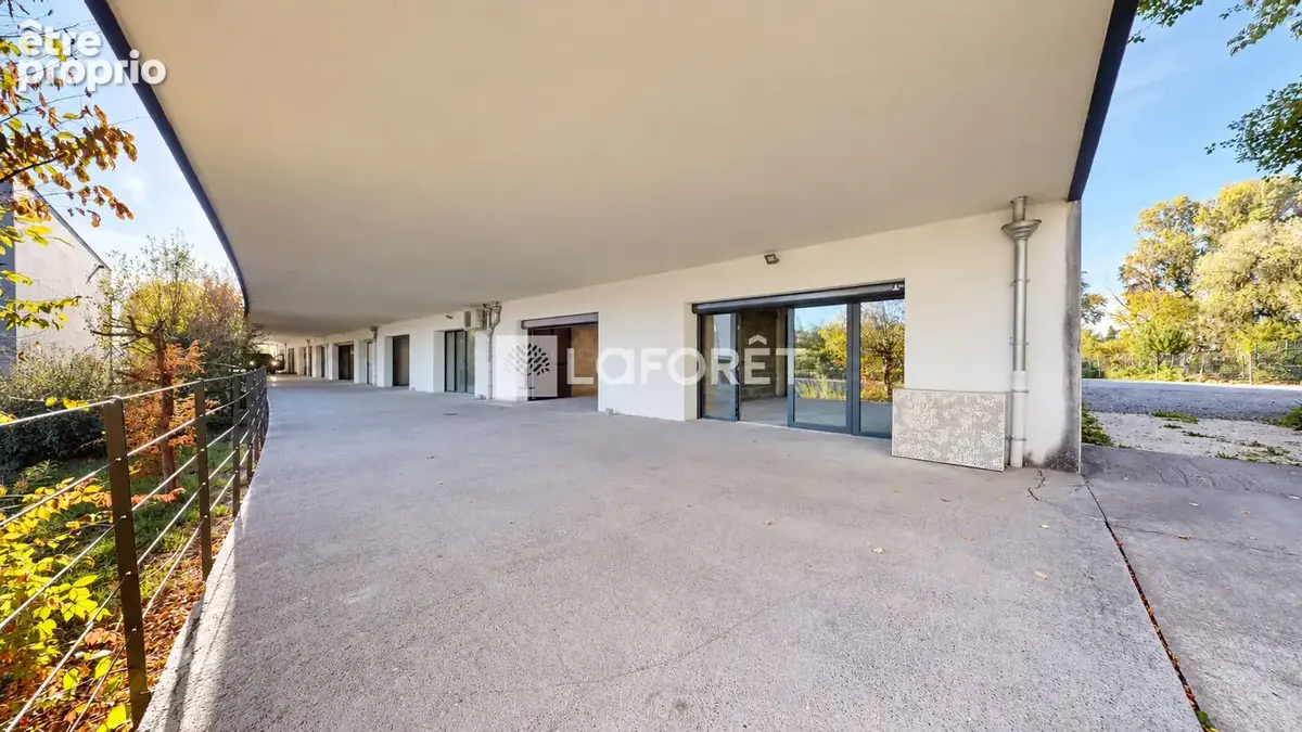 Marcilly-d'azergues - locaux professionnels 198 m² - parkings - photo 2