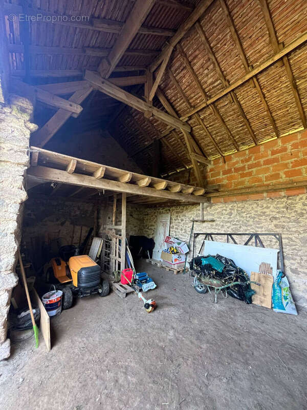 Maison à DOMPIERRE-LES-EGLISES