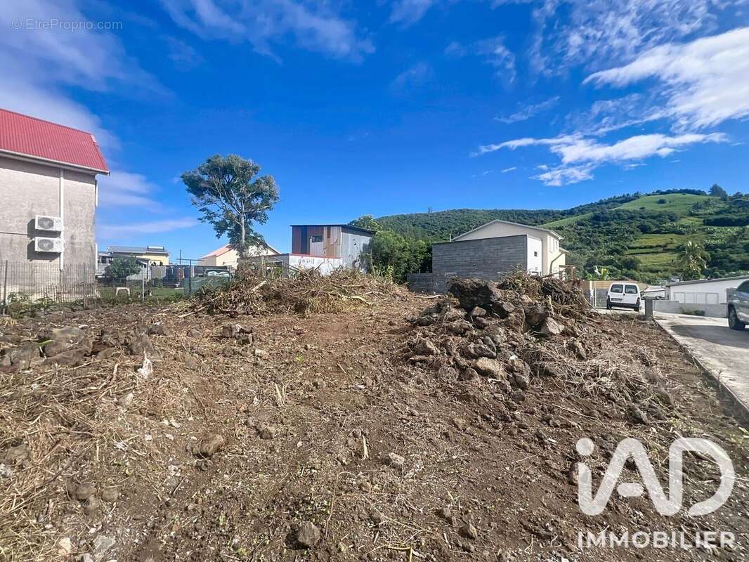 Terrain 467 m² à Saint-Joseph  - photo 4