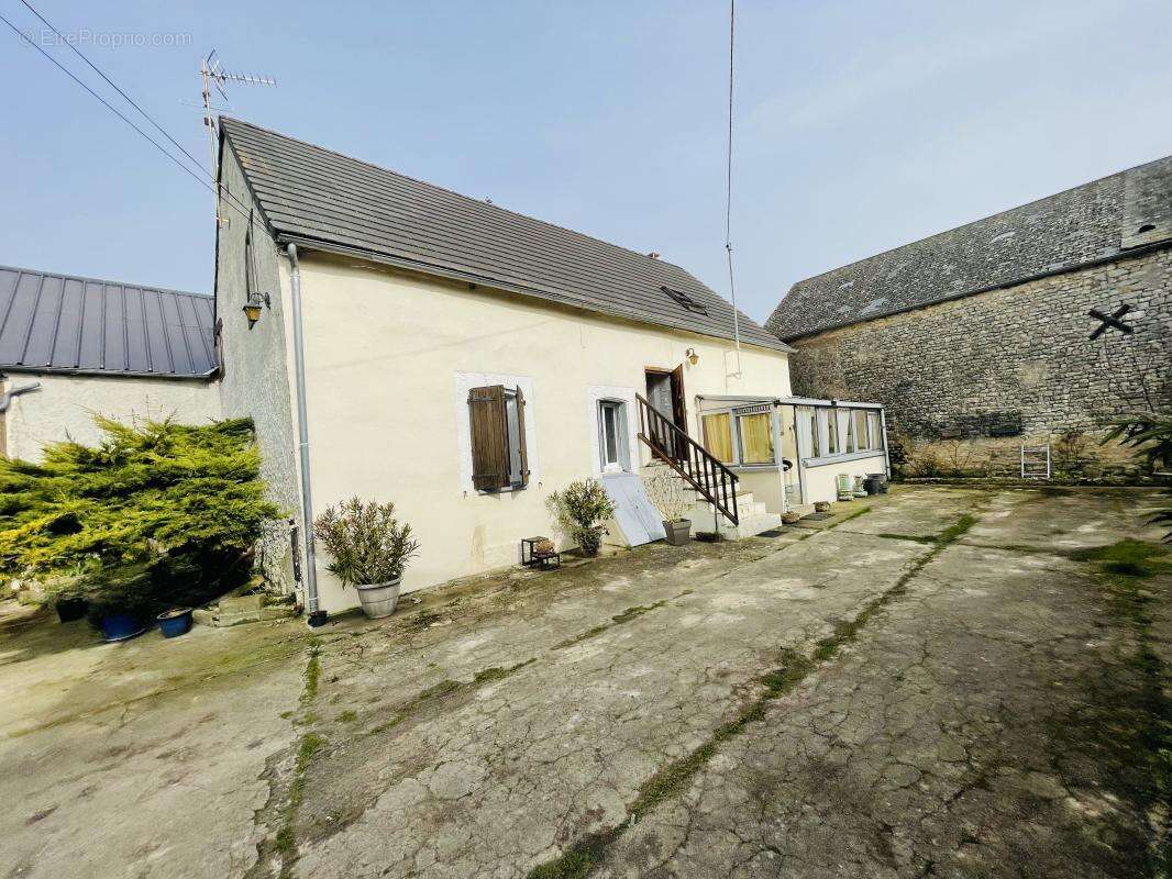 Maison à ROUVRAY-SAINT-DENIS