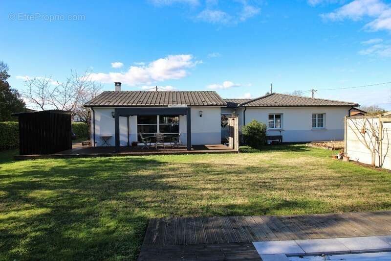 Maison à AMBARES-ET-LAGRAVE