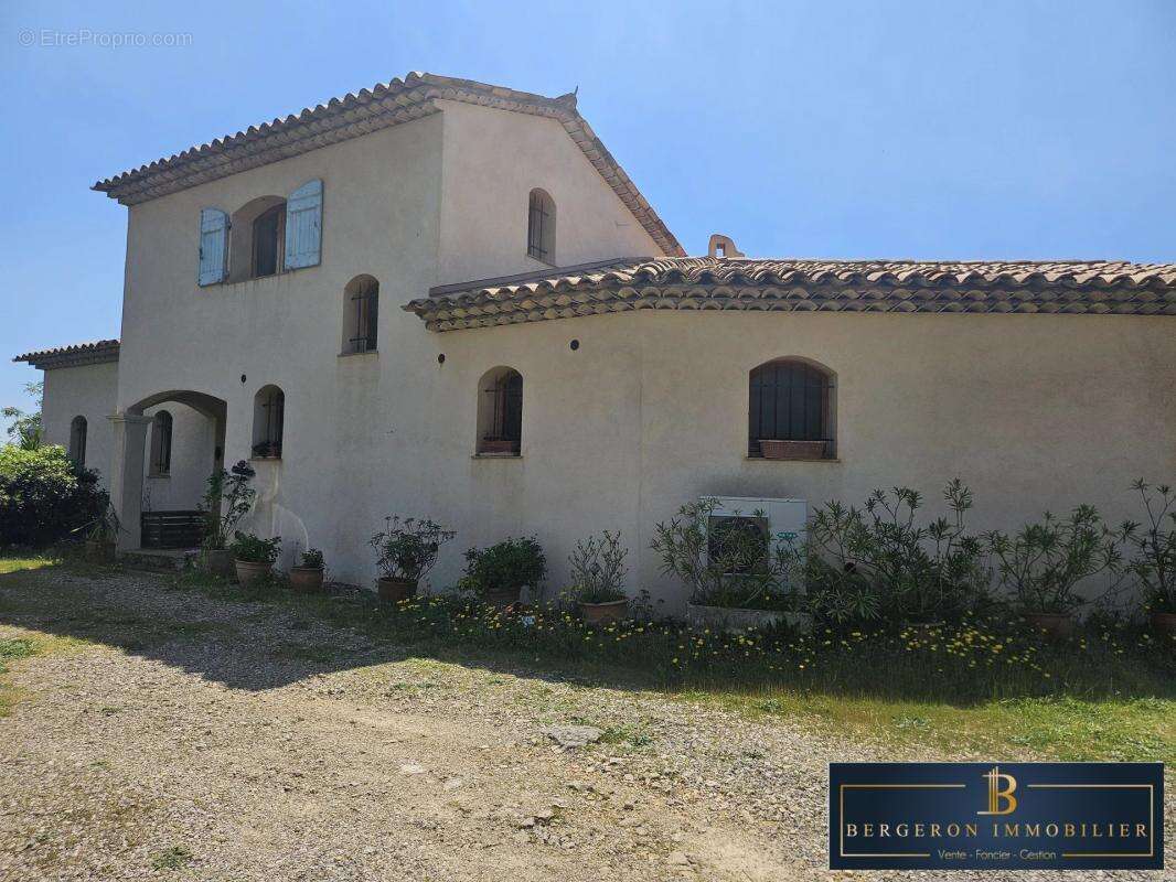 Maison à SAINT-CEZAIRE-SUR-SIAGNE