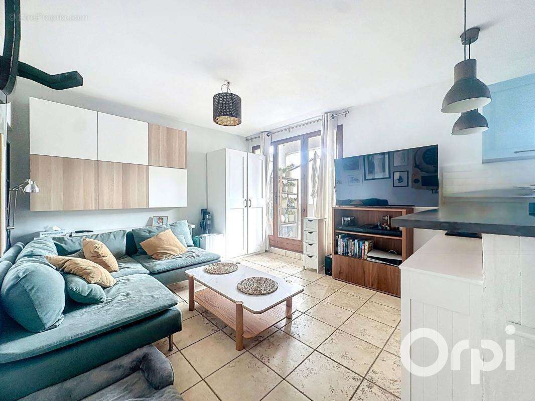 Appartement à GATTIERES