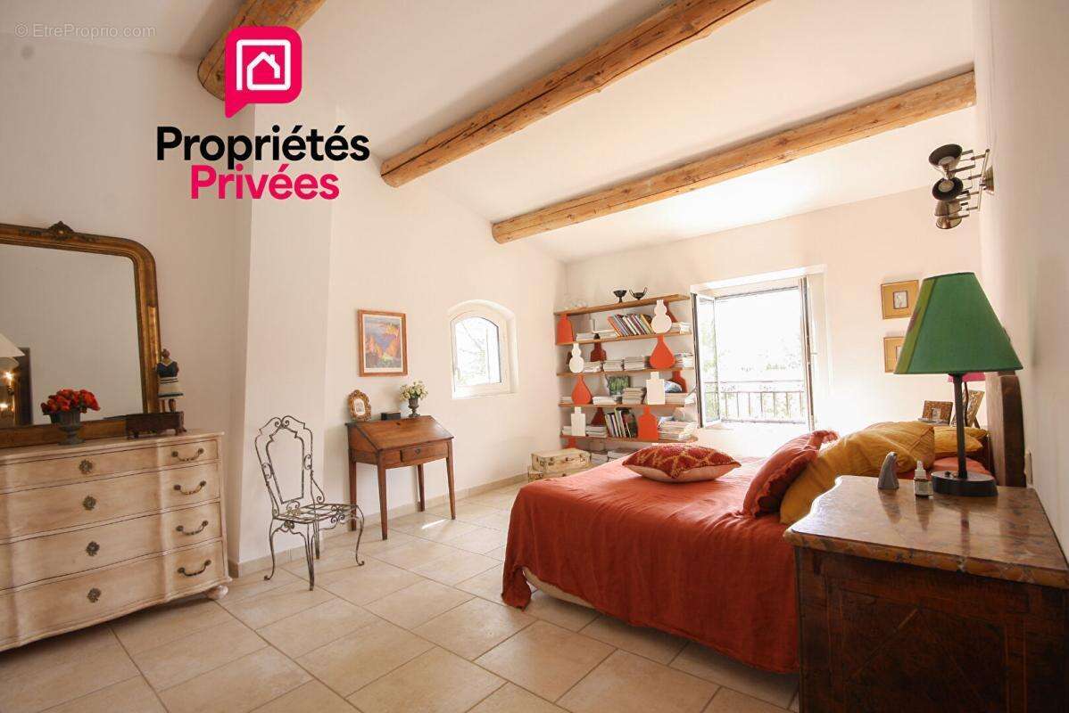 Maison à MEYRARGUES
